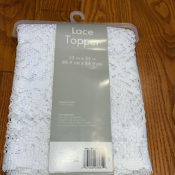 Lace topper table cloth white still in package - Picture 2 of 4